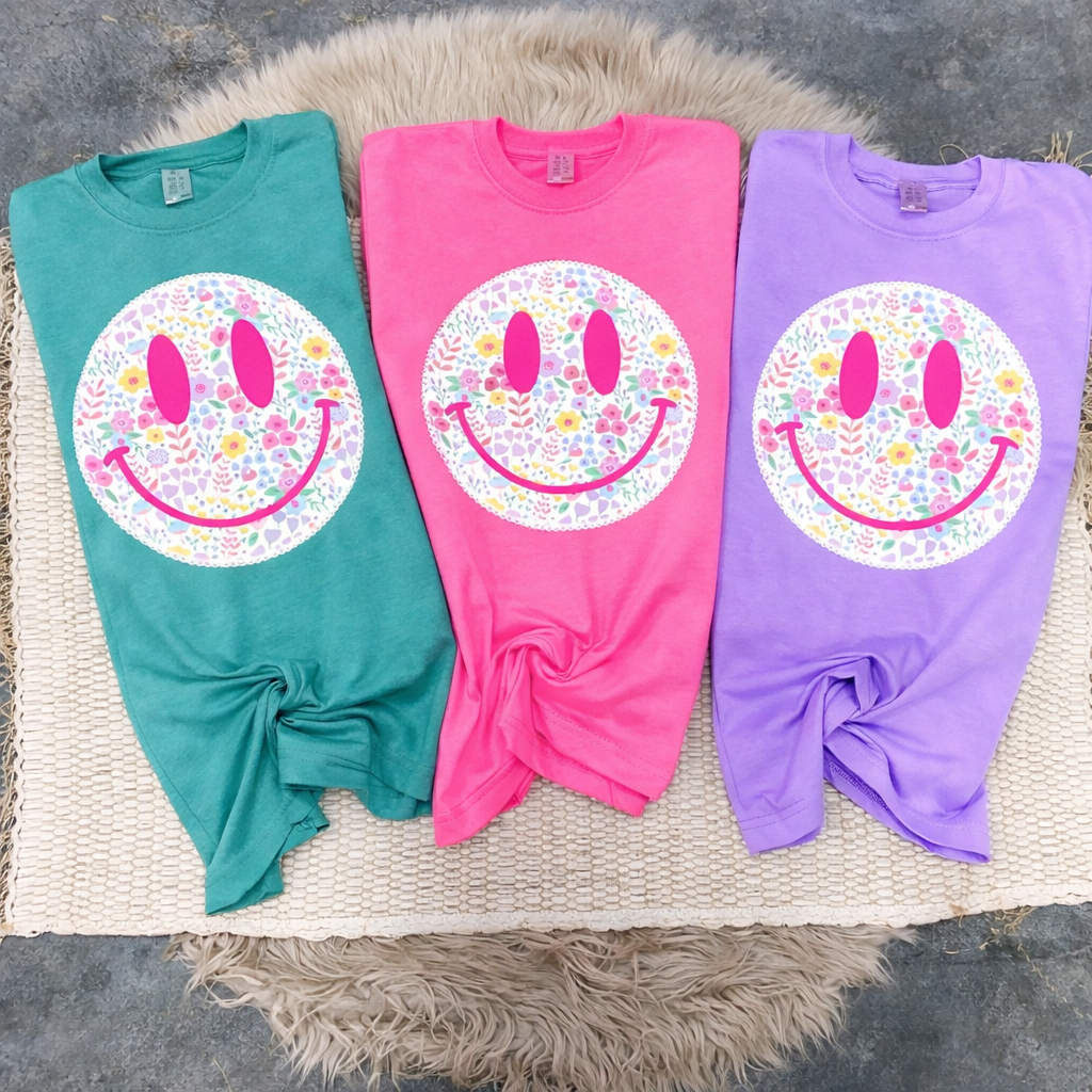 Floral Smiley Sweatshirts & T-Shirts : GILDAN T Shirt / Adult Medium