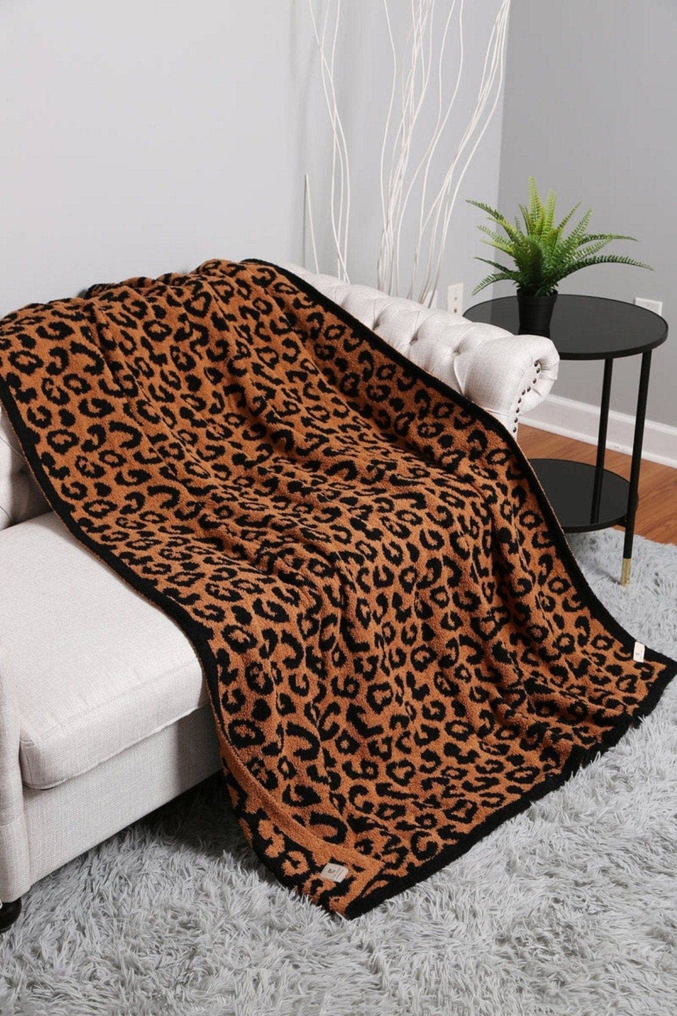 Super Lux Leopard Throw Blanket: Black