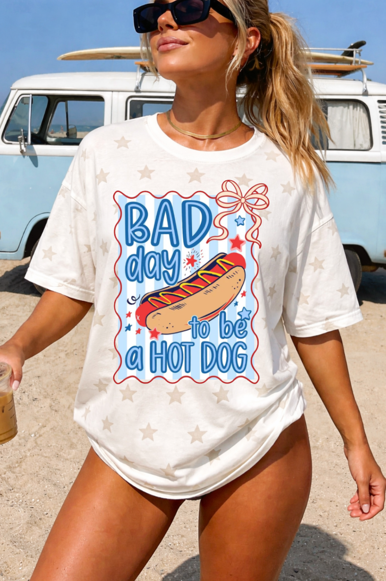 Bad Day to be a Hot dog Sweatshirts & T-Shirts : GILDAN T Shirt / Adult Medium