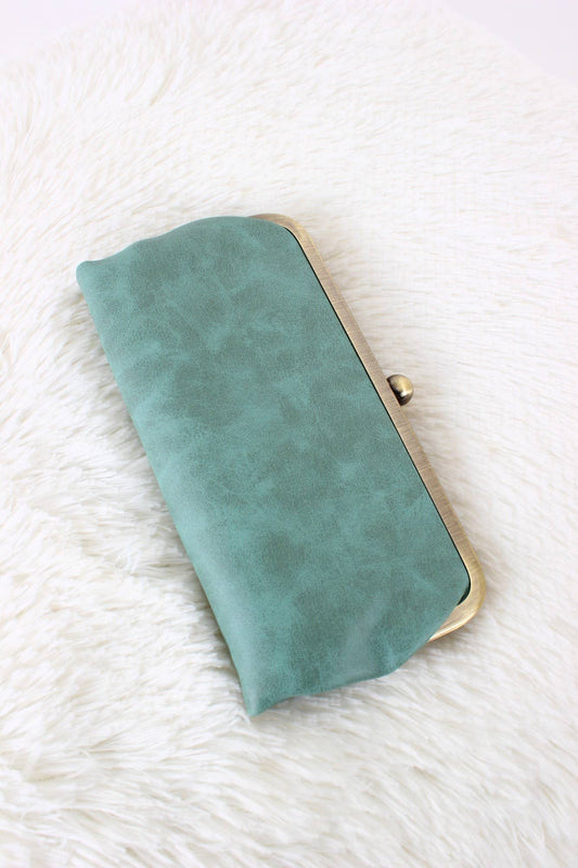 Karen Kiss Lock Clutch: Turquoise