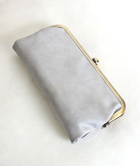 Karen Kiss Lock Clutch: Pearl Gray