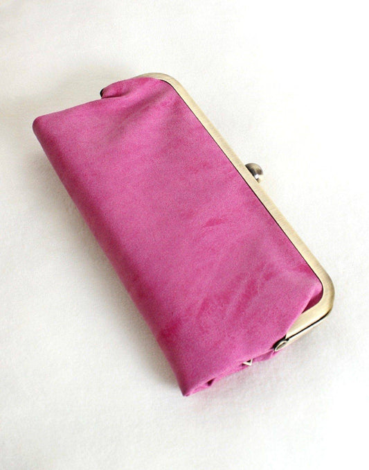 Karen Kiss Lock Clutch: Barbie Pink